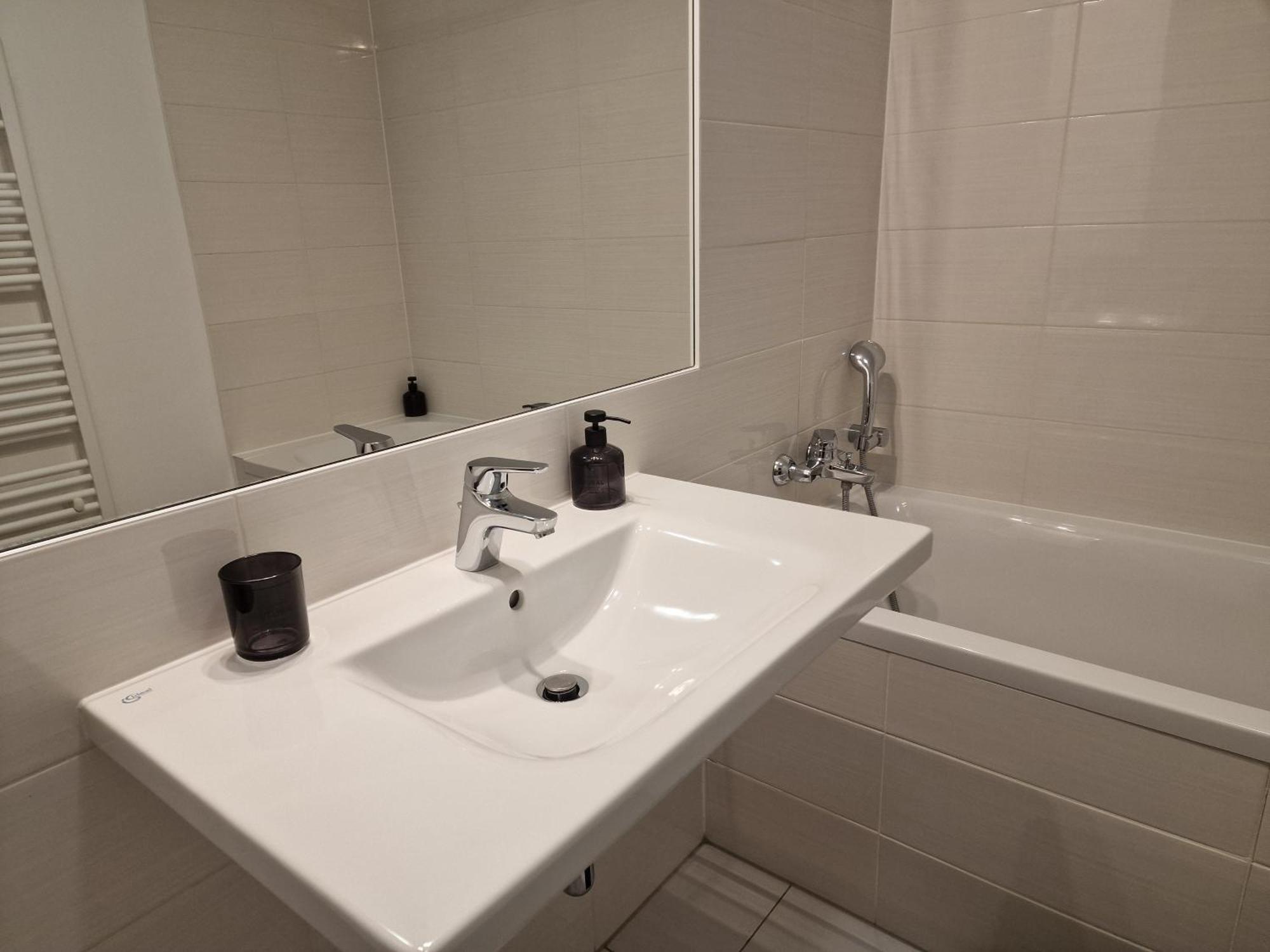Stylish Panorama City Family Suite Bratislava Exterior foto